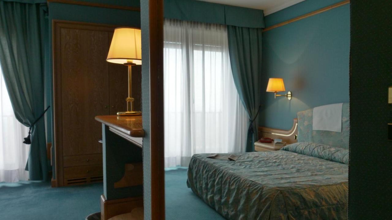 501 Hotel Vibo Valentia Exteriör bild